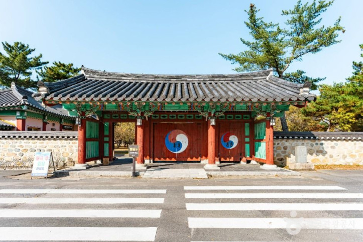 경주 오릉 여행 추천 - 메고지고