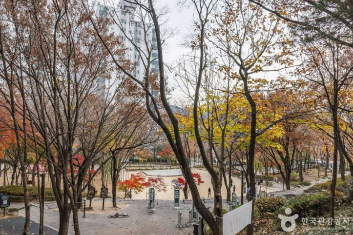 산기슭공원 여행 추천 - 메고지고