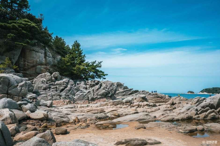송지호해안_서낭바위_(강원평화지역_국가지질공원)_6_공공3유형.jpg