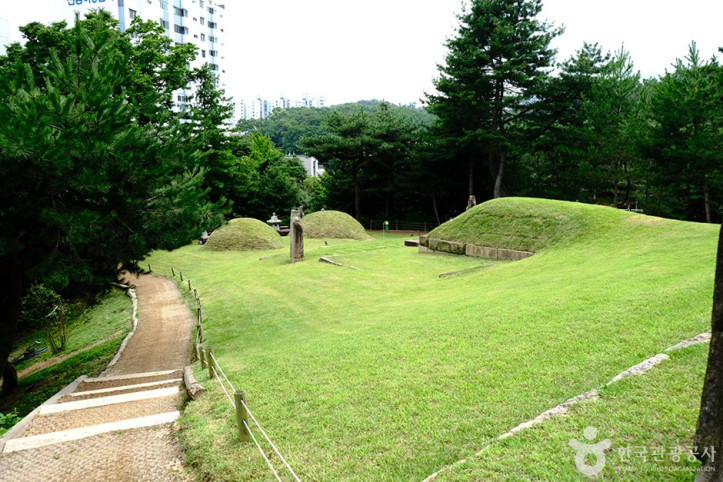 서울_연산군묘_2_공공3유형.jpg