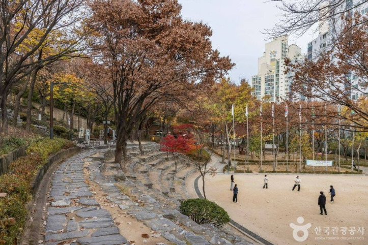 산기슭공원 여행 추천 - 메고지고