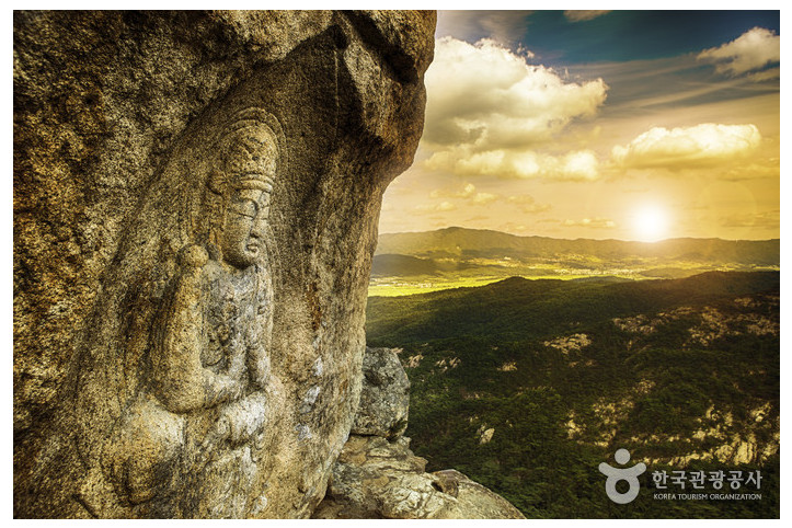 경주_남산_신선암_마애보살반가상_1_공공3유형.jpg