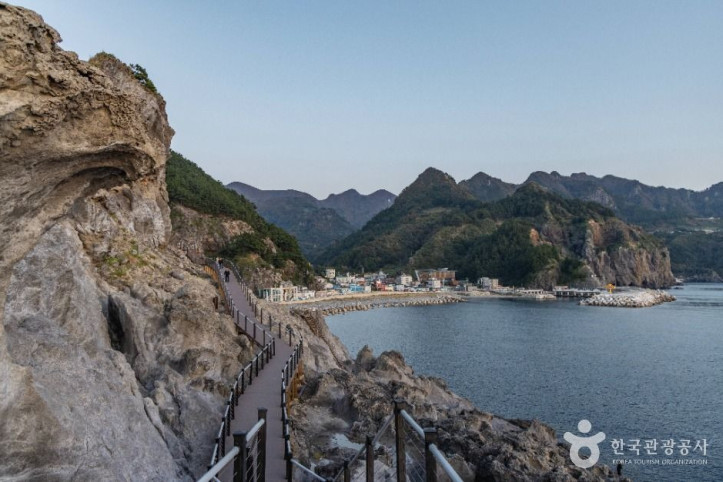 태하_해안산책로_및_대풍감_(울릉도,_독도_국가지질공원)_7_공공1유형.jpg