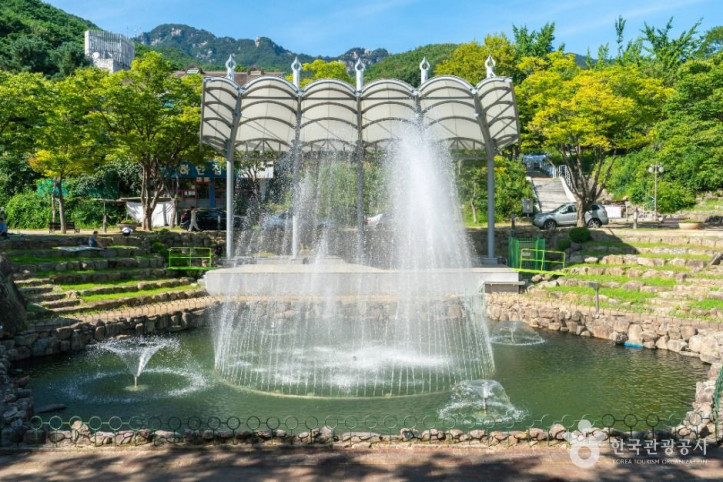 팔공산분수광장 여행 추천 - 메고지고