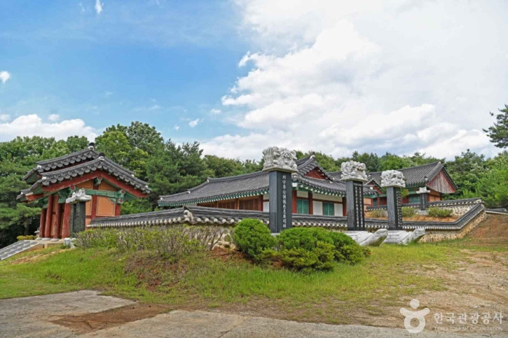 화암서원(괴산) 여행 추천 - 메고지고
