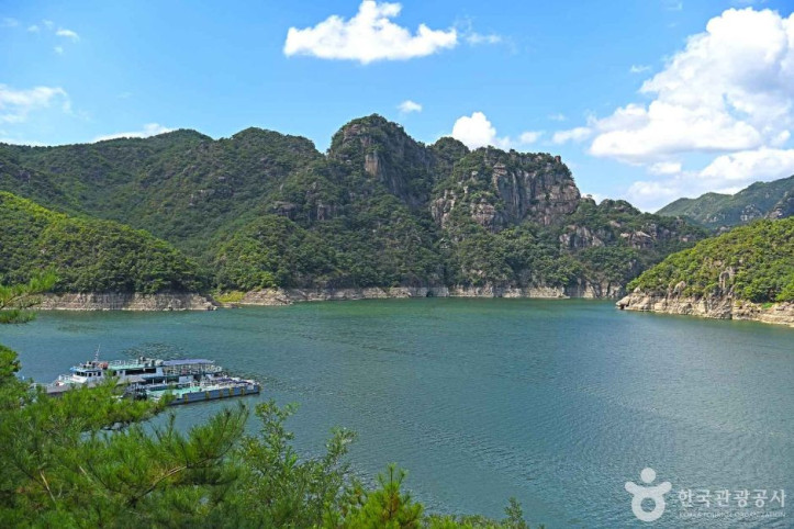 충주호_유람선_2_공공3유형.JPG