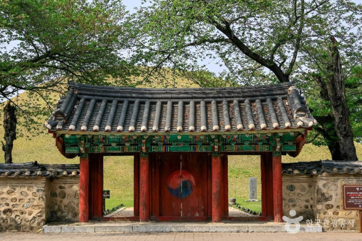 경주 대릉원 일원 여행 추천 - 메고지고