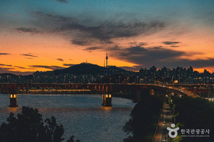 한강 여행 추천 - 메고지고
