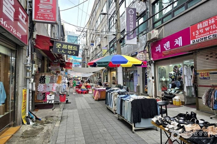 국제시장_먹자골목_6_공공3유형.jpg