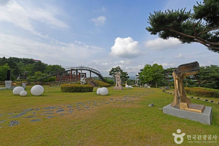 예당호_조각공원_1_공공3유형.jpg