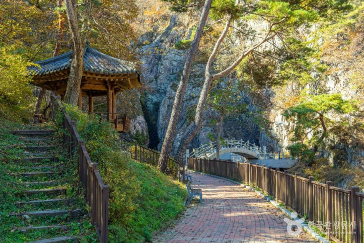 옥계폭포 여행 추천 - 메고지고