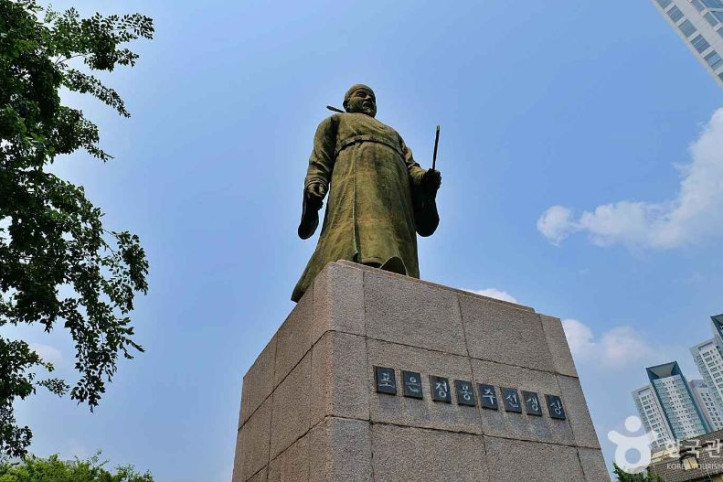 정몽주_동상_2_공공3유형.JPG