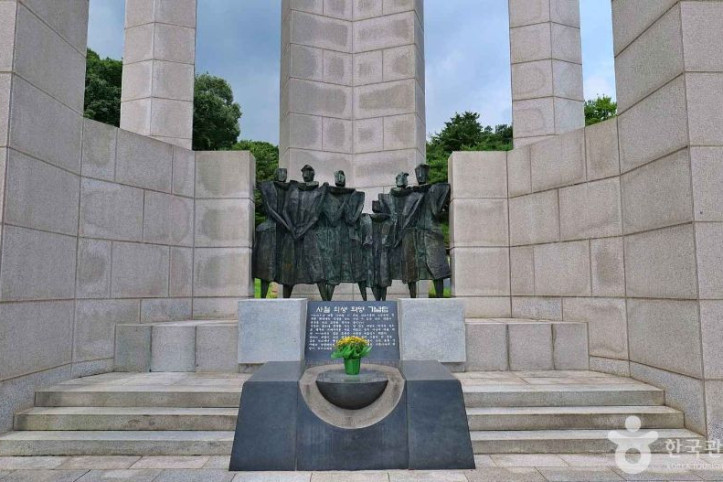 4·19학생혁명기념탑_1_공공3유형.JPG