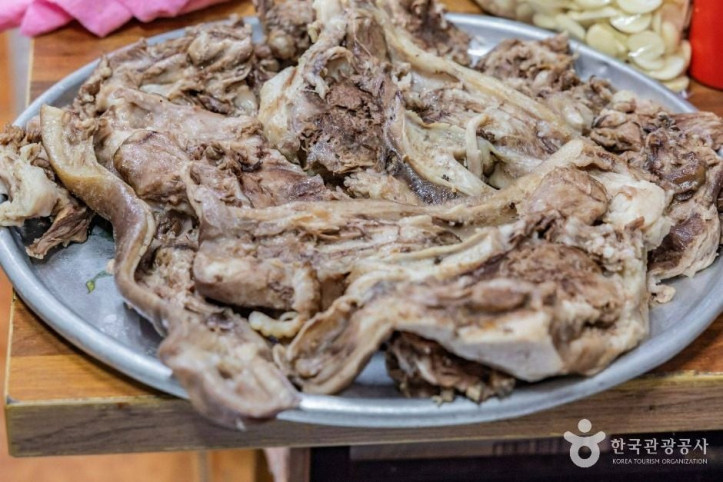 웃장 국밥골목 여행 추천 - 메고지고