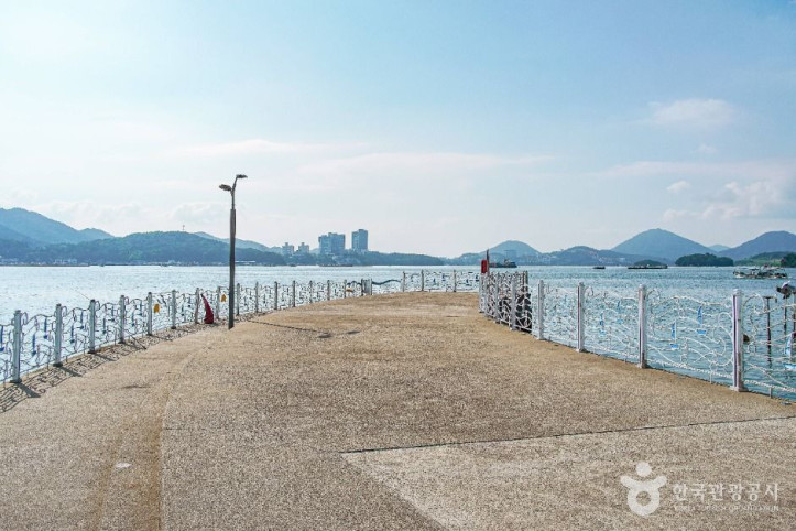 국동항 여행 추천 - 메고지고