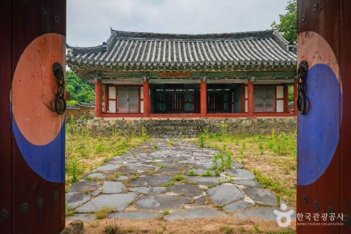 장목진객사 여행 추천 - 메고지고