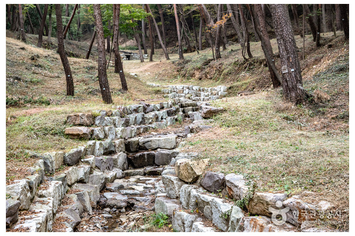 봉명산시립공원 여행 추천 - 메고지고