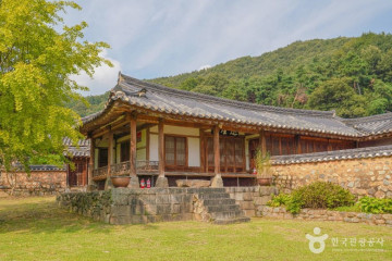 양성 석조여래입상 여행 추천 - 메고지고