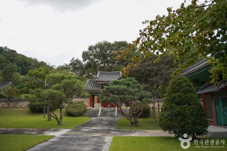 정기룡장군유적지(충의사) 여행 추천 - 메고지고