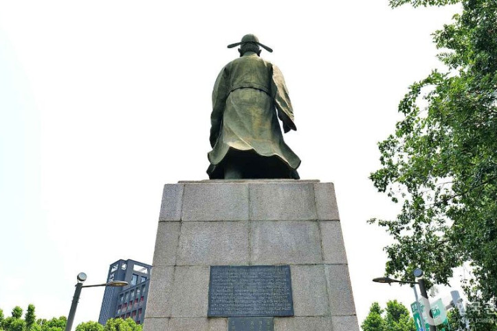 정몽주 동상 여행 추천 - 메고지고