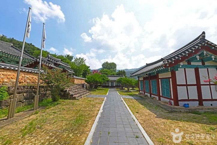 용담향교 여행 추천 - 메고지고