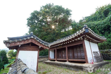 용문산전투 전적비 여행 추천 - 메고지고