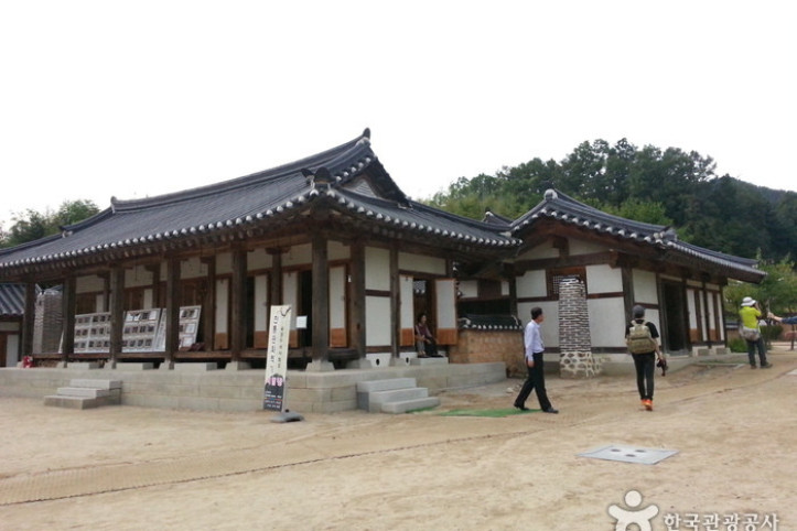 옥천 육영수 생가 여행 추천 - 메고지고