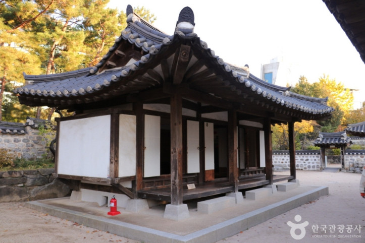 관훈동 민씨 가옥 (구 부마도위박영효가옥) 여행 추천 - 메고지고
