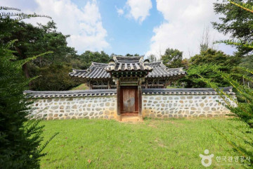 원삼면 목신리 석조여래입상 여행 추천 - 메고지고