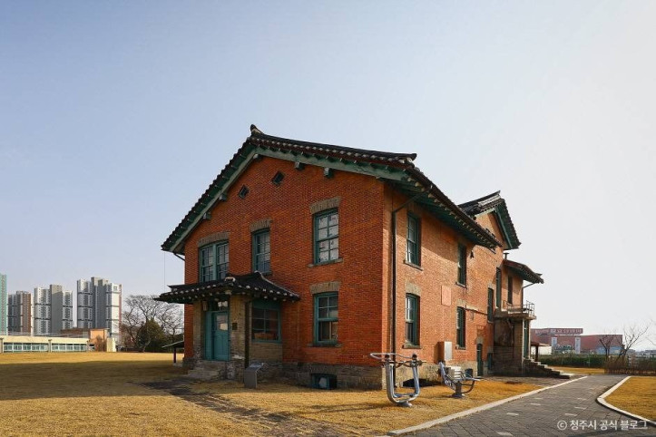 청주 탑동 양관 여행 추천 - 메고지고