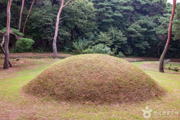 경주 율동 마애여래삼존입상 여행 추천 - 메고지고