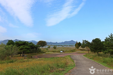 수산제역사공원 여행 추천 - 메고지고