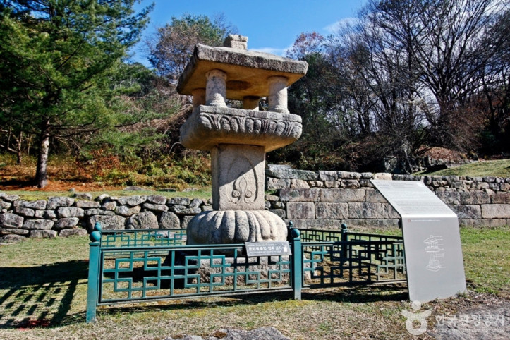 충주 미륵대원지 사각석등 여행 추천 - 메고지고