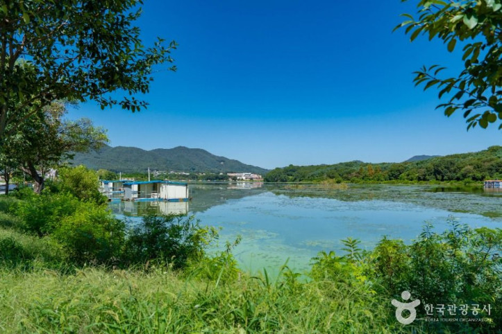 용담저수지 여행 추천 - 메고지고