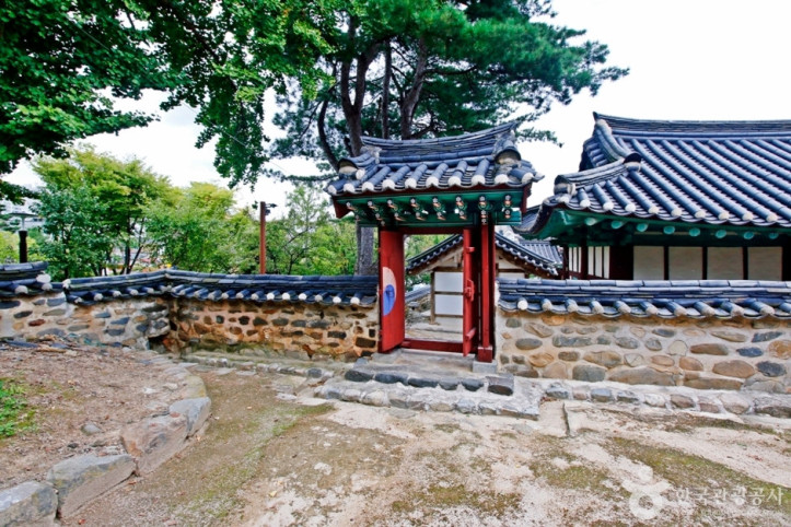 진잠향교 여행 추천 - 메고지고