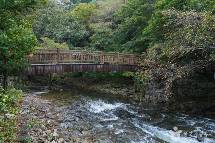 용현계곡 여행 추천 - 메고지고