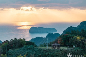 삼선암 (울릉도, 독도 국가지질공원) 여행 추천 - 메고지고