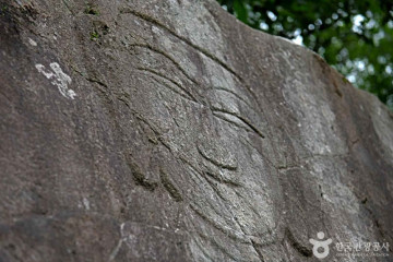 괴산 삼방리 마애여래좌상 여행 추천 - 메고지고