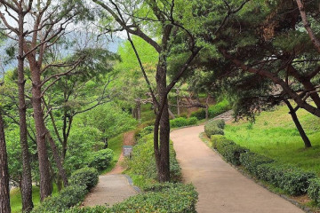 연지공원 여행 추천 - 메고지고