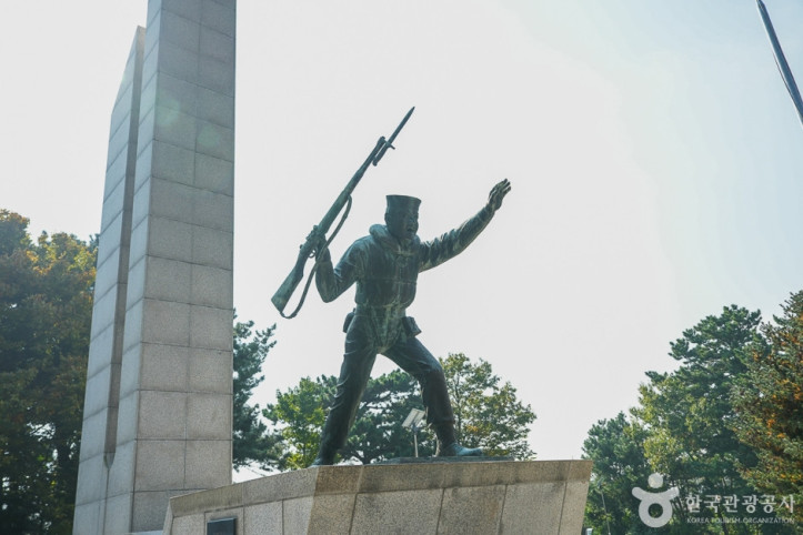 해군영흥도 전적비 여행 추천 - 메고지고