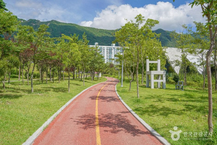 양산디자인공원 여행 추천 - 메고지고