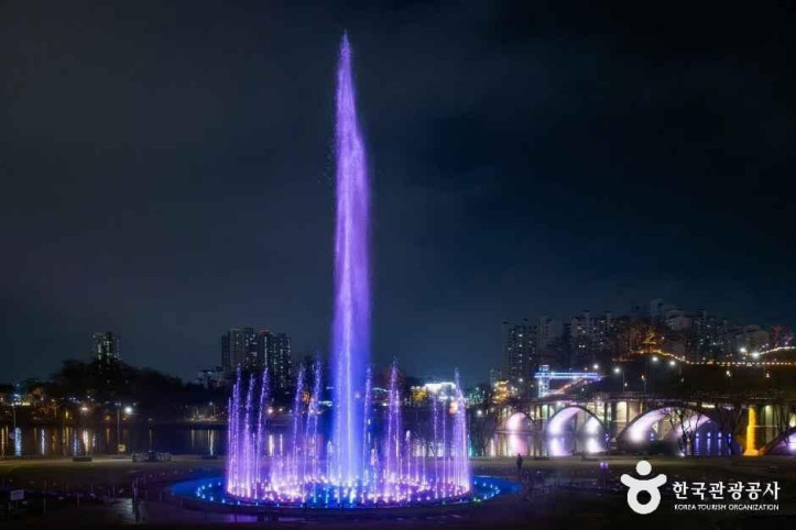 진주 음악분수대 여행 추천 - 메고지고