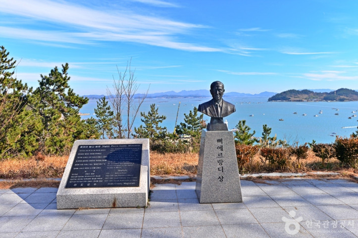 삐에르랑디공원 여행 추천 - 메고지고