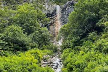 학도병충혼탑 여행 추천 - 메고지고