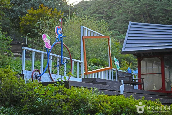 청성애원 우루루동물농장 여행 추천 - 메고지고