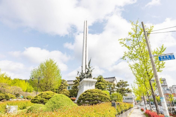 충렬탑(부산) 여행 추천 - 메고지고