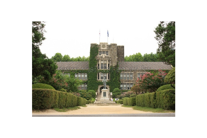 서울 연세대학교 언더우드관 여행 추천 - 메고지고