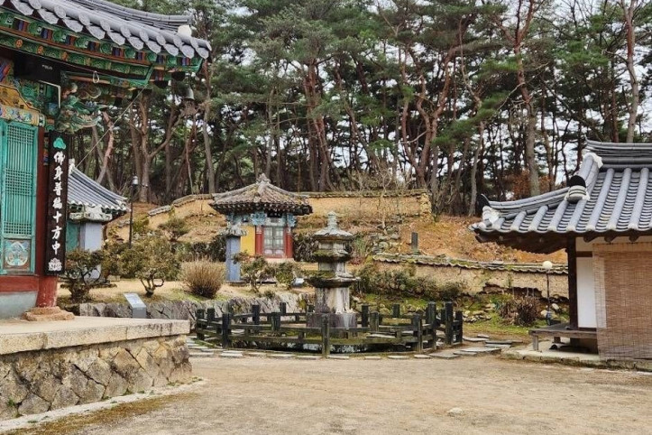 망월사(경주) 여행 추천 - 메고지고