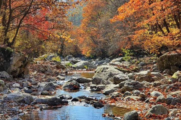 경반계곡 여행 추천 - 메고지고