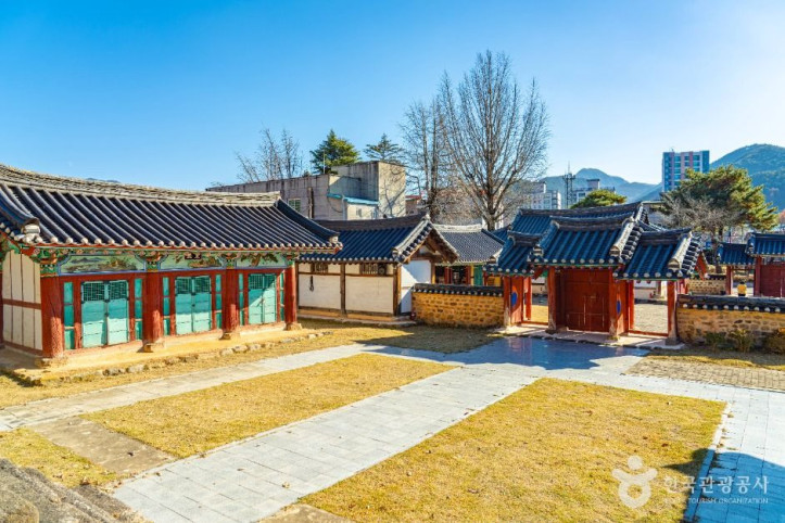 무주향교 여행 추천 - 메고지고